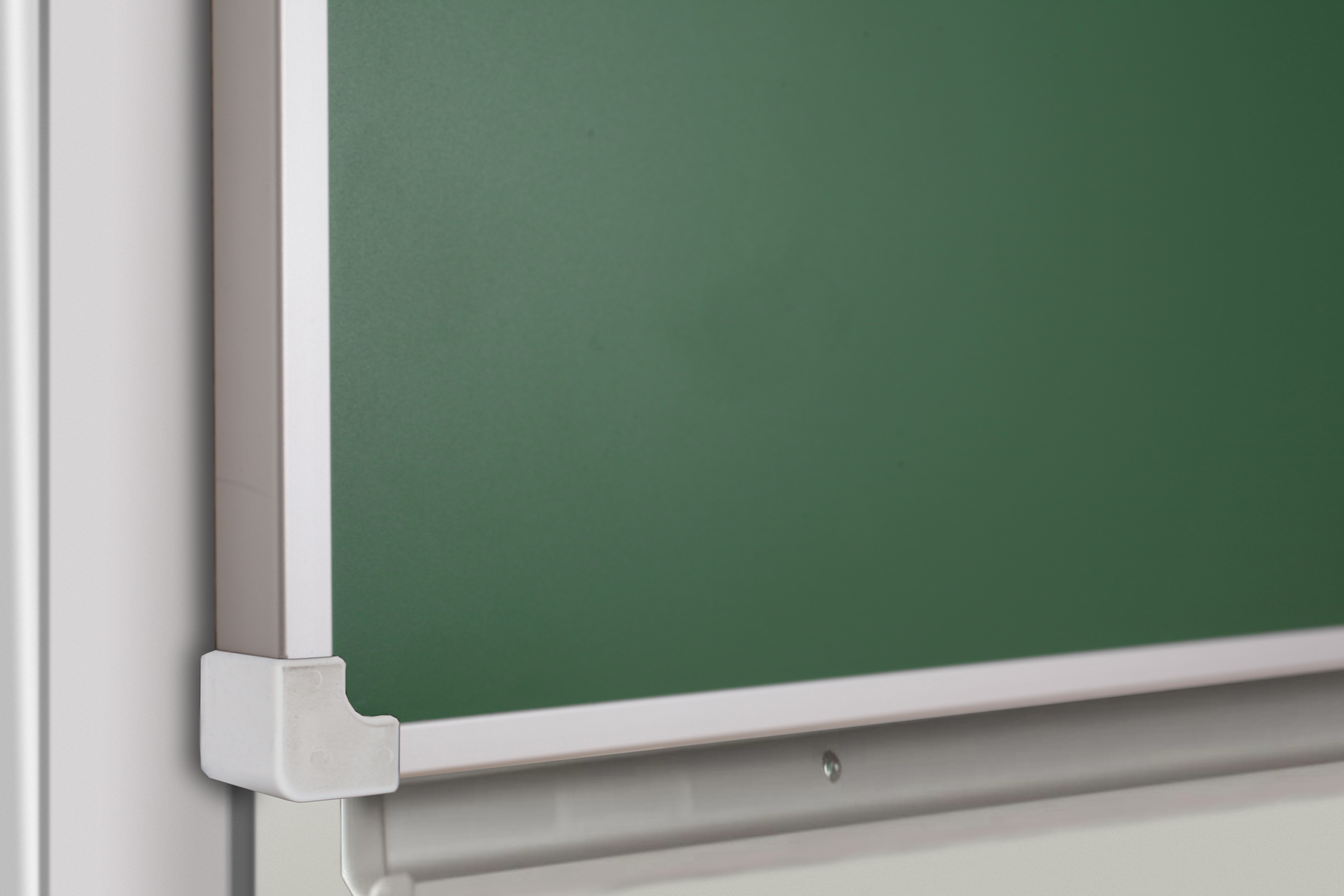 Schultafel – grüne Klapptafel – ohne Höhenverschiebung – Wandmontage