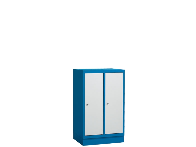 Garderobenschrank niedrig